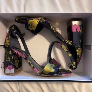 Kensie floral heels